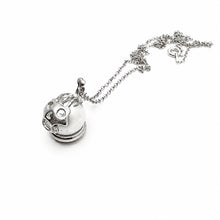 Carregar imatge al visor de la galeria, Pearl Skull
