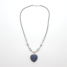 Cargar imagen en el visor de la galería, Collar blue heart stone
